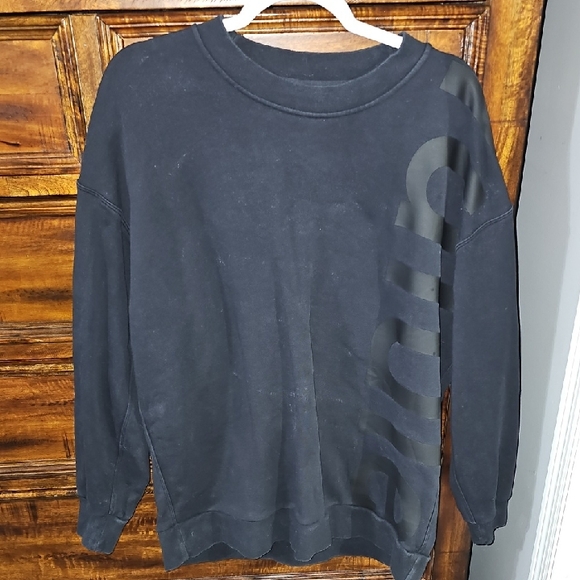 Lululemon Womens Black Spellout Crewneck Sweatshirt. Black Sz 8!!